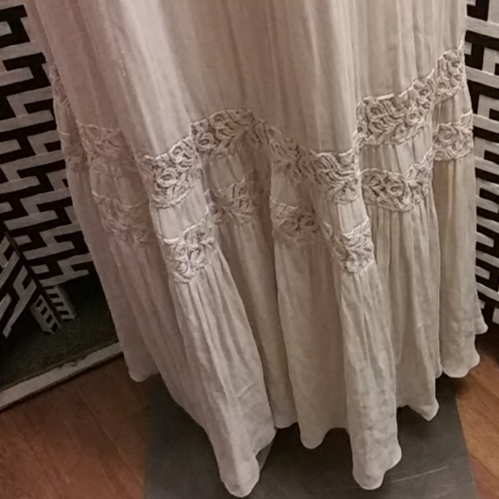 Dress - Picture 4 of 6